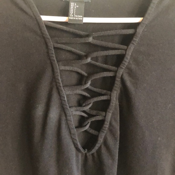 Black crop top - Picture 4 of 4